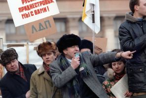 Владимир Жириновский: «Я приехал в Москву в 17 лет с пустым чемоданом». Цитаты и одни из самых первых ярких фото политика