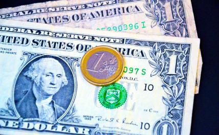 Новости курса валют: Сбербанк резко понизил цены на доллары и евро