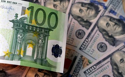 Доллар или евро: эксперт сделал прогноз до конца 2022 года