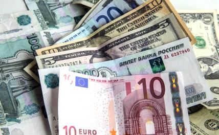 Курс валют: доллар и евро выросли за день