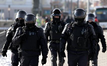 Россия: Полицейские рвутся на «передок»