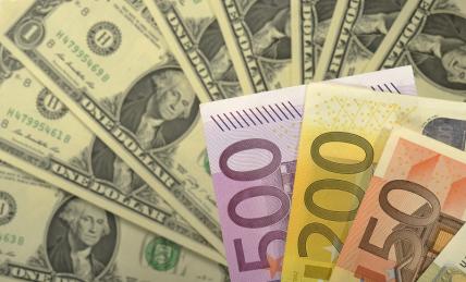 Стал известен курс доллара и евро в России